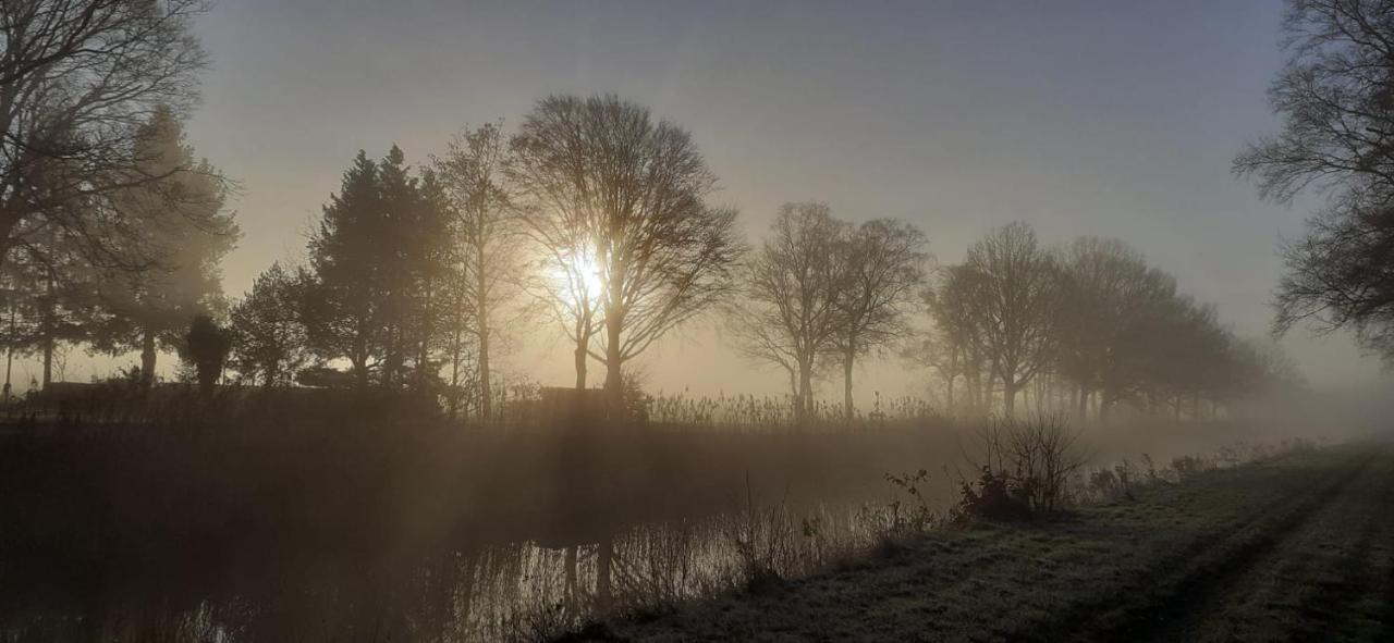 Rust En Stilte In De Natuur Onstwedde 外观 照片